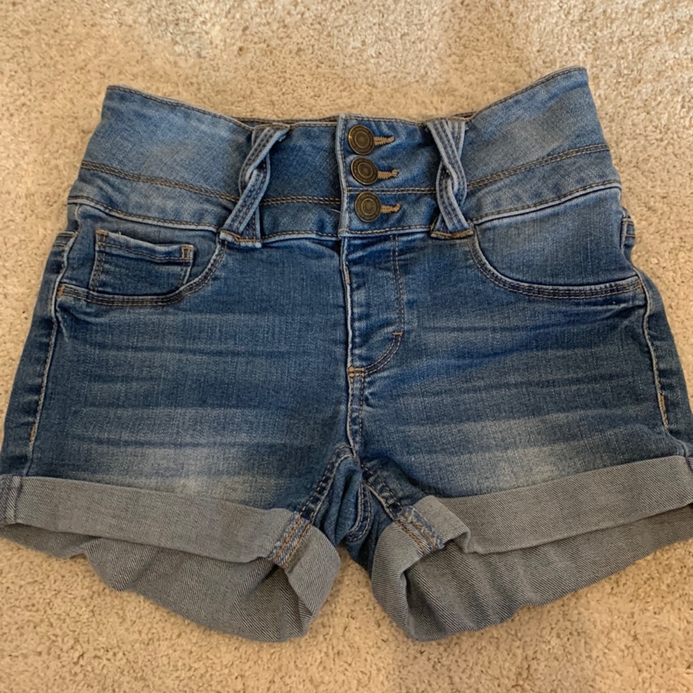 SO High Rise Cuffed Rolled 3 Button Jean Shorts 3" Inseam Size 10